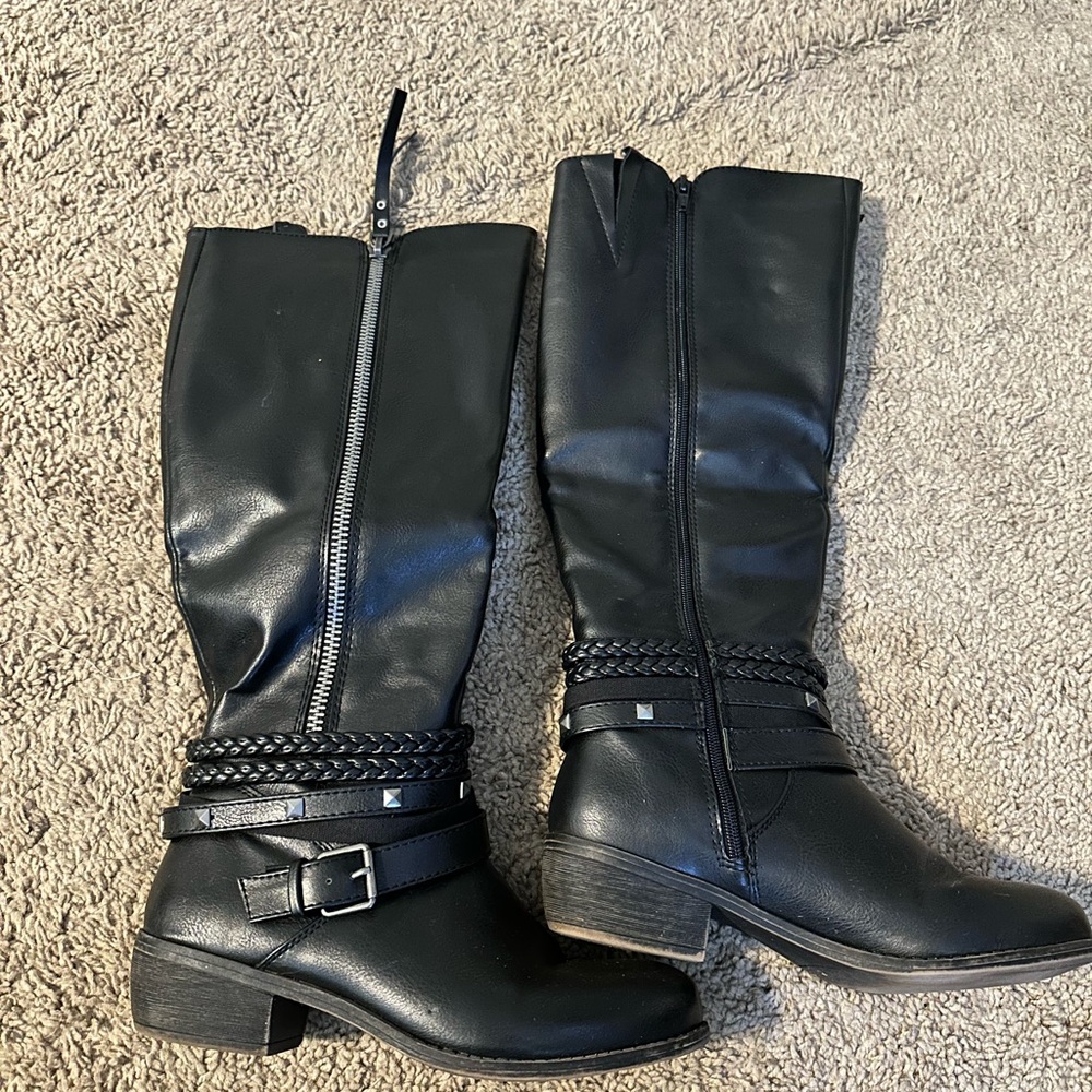 SO Black Knee-High Boots